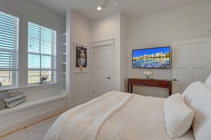 Queen Bedroom, 2nd Floor