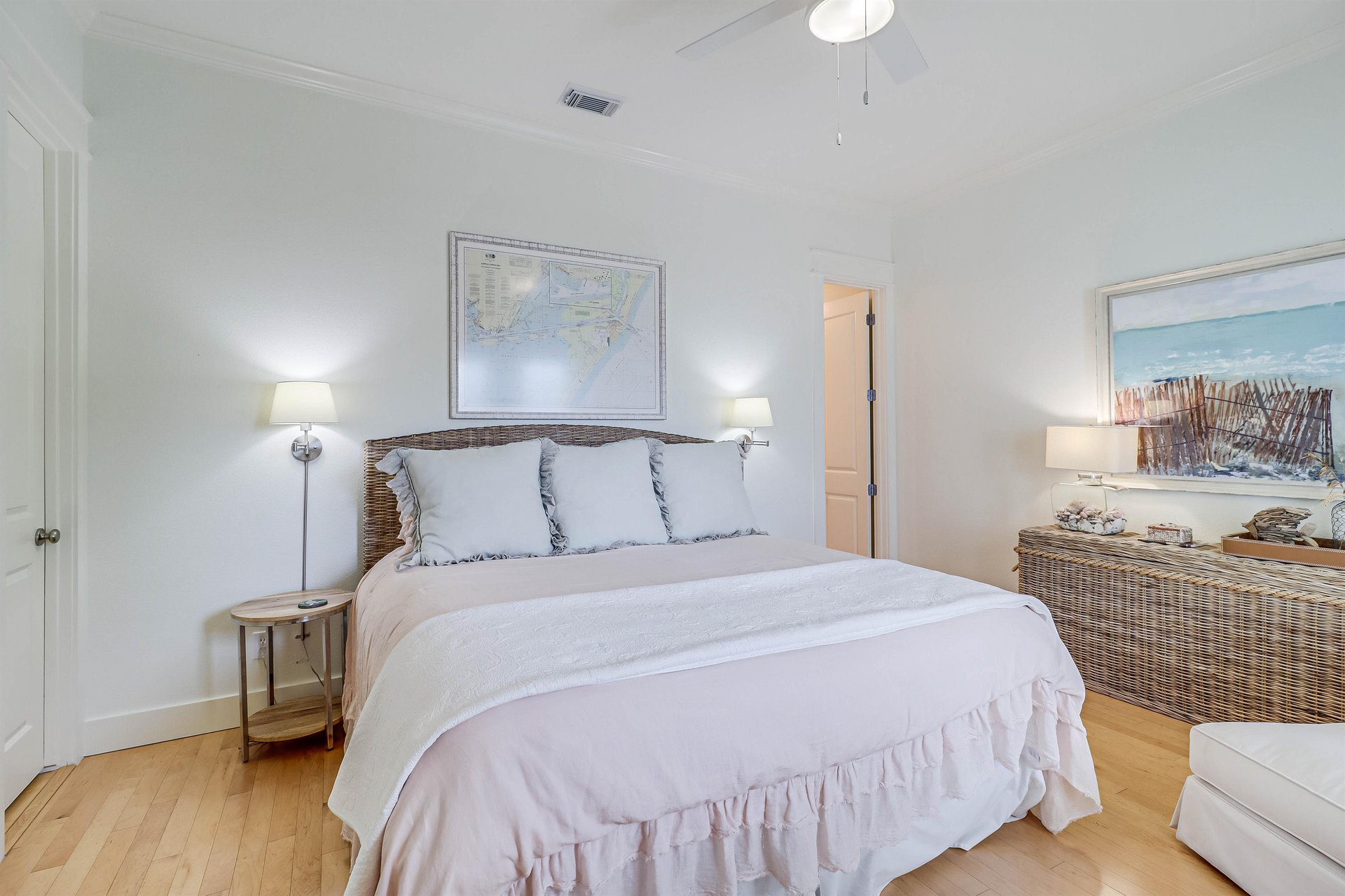 King Bedroom, 2nd Floor