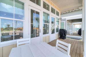 Back Porch Grill  Dining