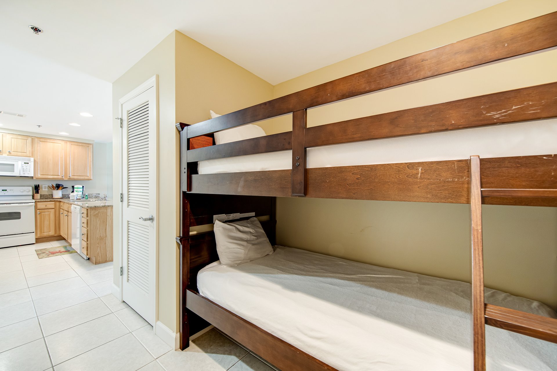 Splash Resort 907E 22