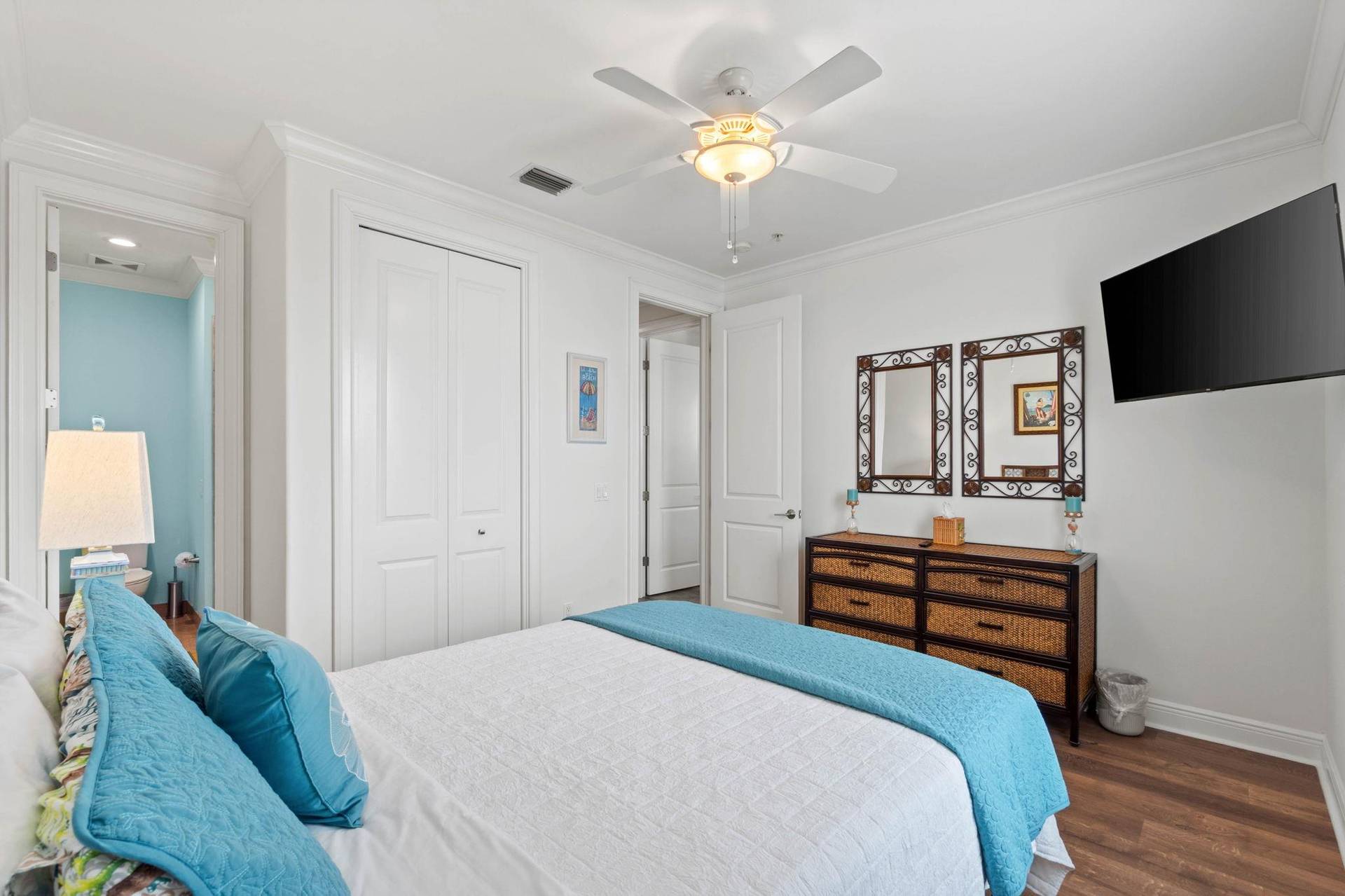 Guest Bedroom Queen 3rd Floor