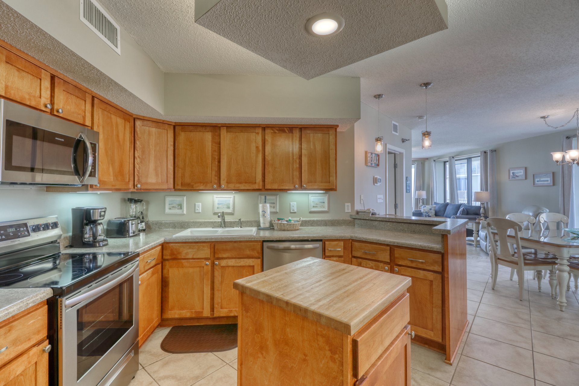 Pelican Pointe 806 9