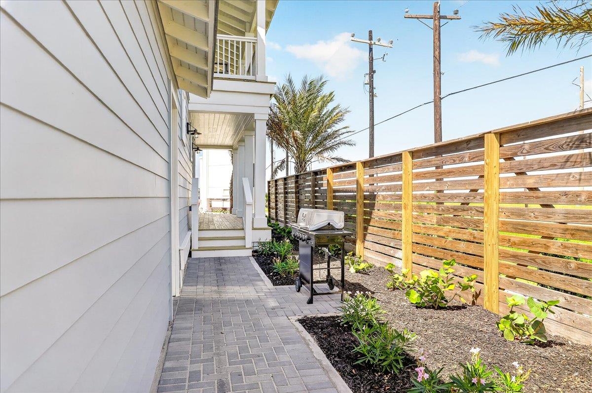 Walkway to Front Door