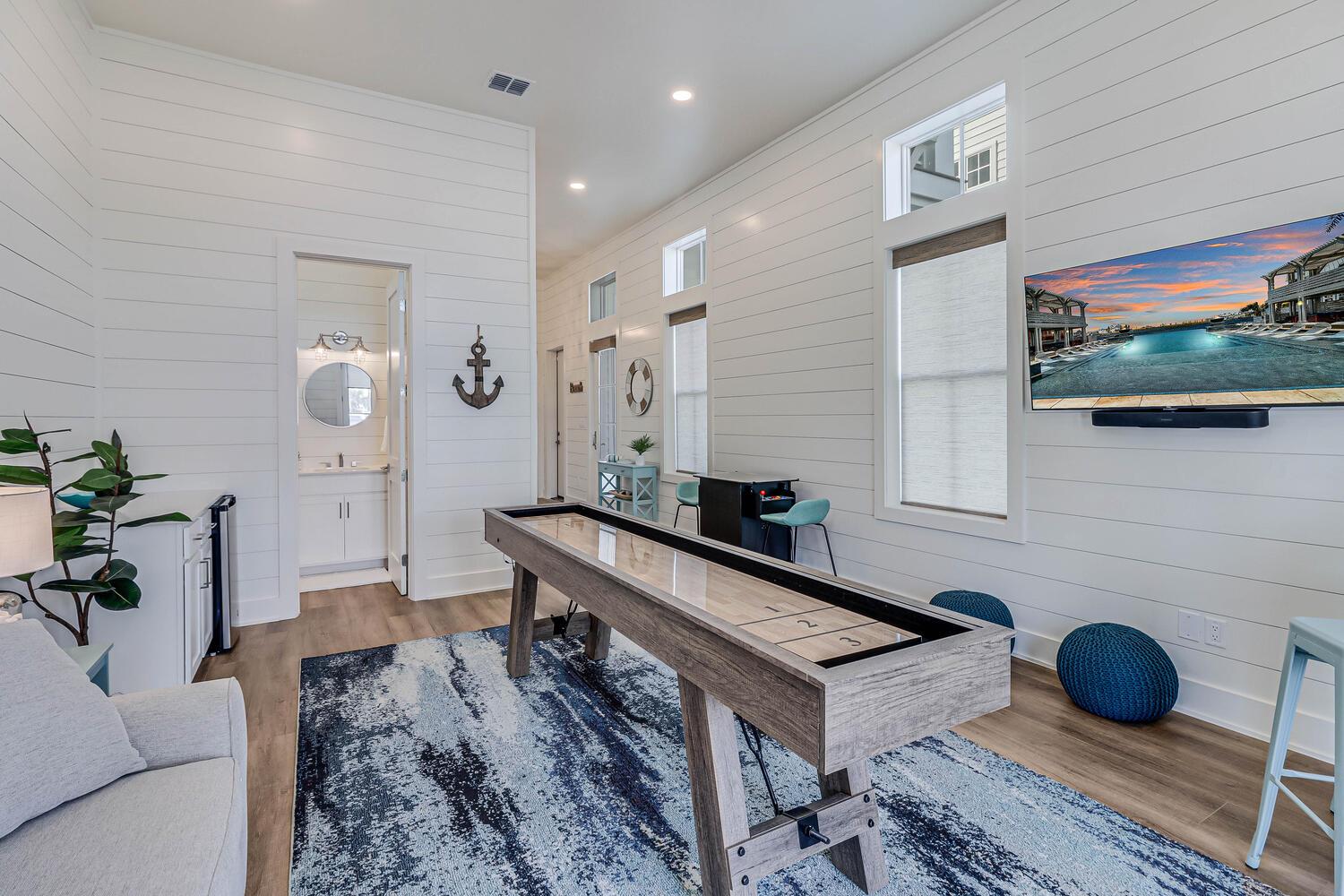 Game Room and Sitting Area, 1st Floor