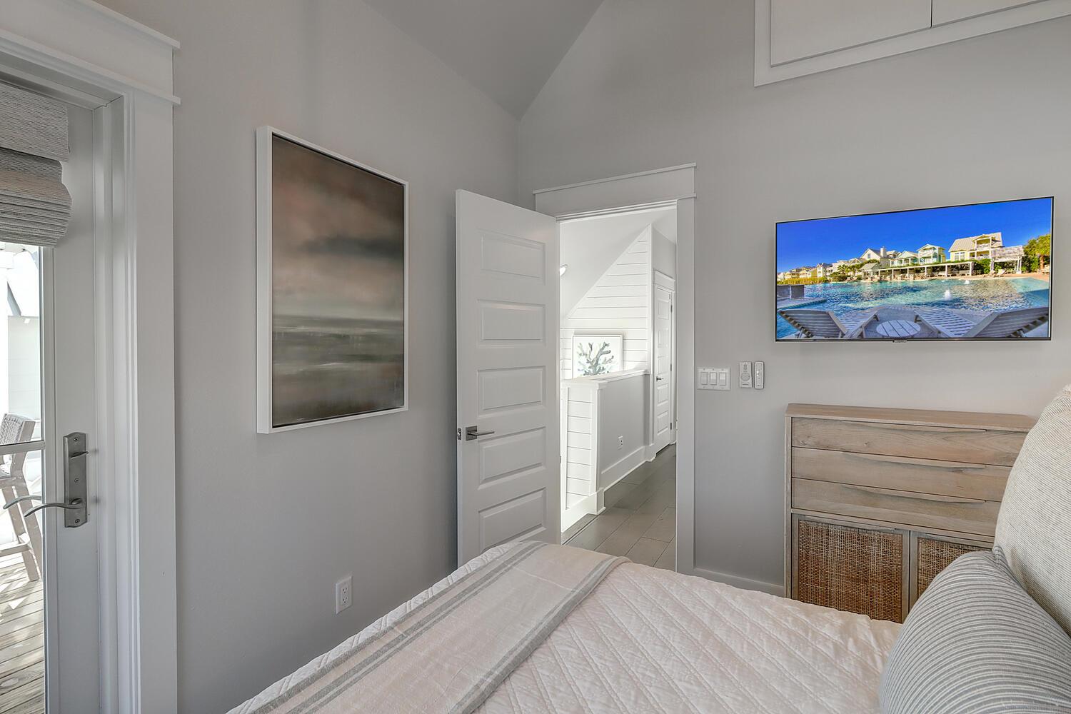 Primary Queen Bedroom, 2nd Floor