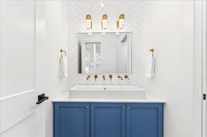 Bunk Bathroom, 1st Floor