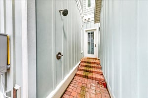 1st Floor, Outdoor Shower