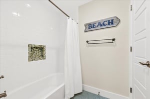 Bunk Bathroom, 1st Floor