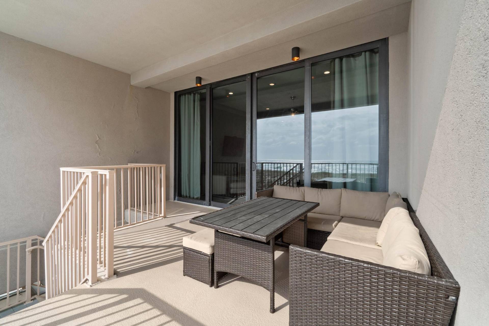 Deck Off Living