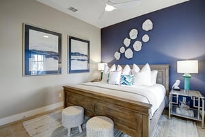 1st Floor King Bedroom