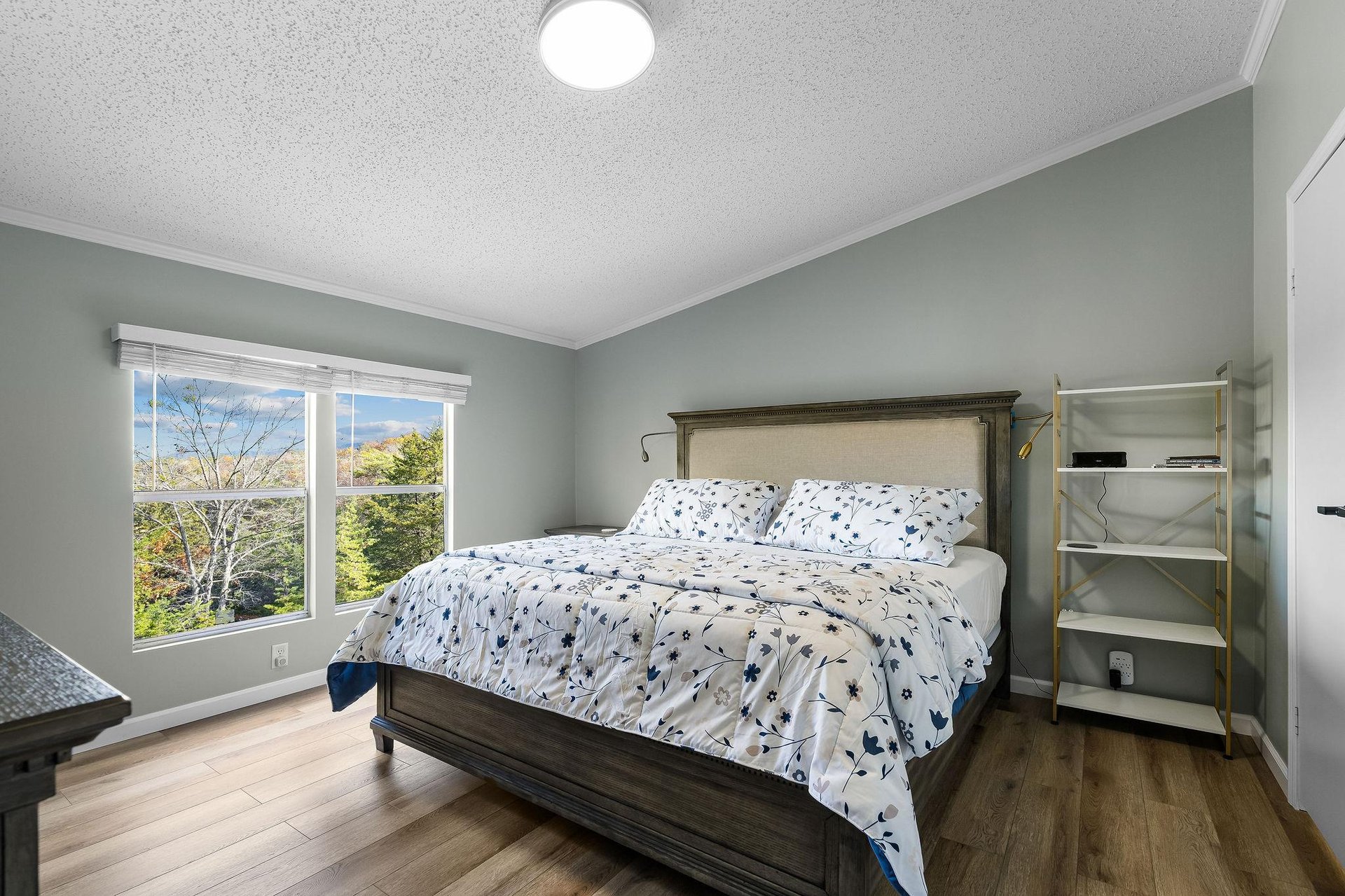 kozyretreatatthelake14