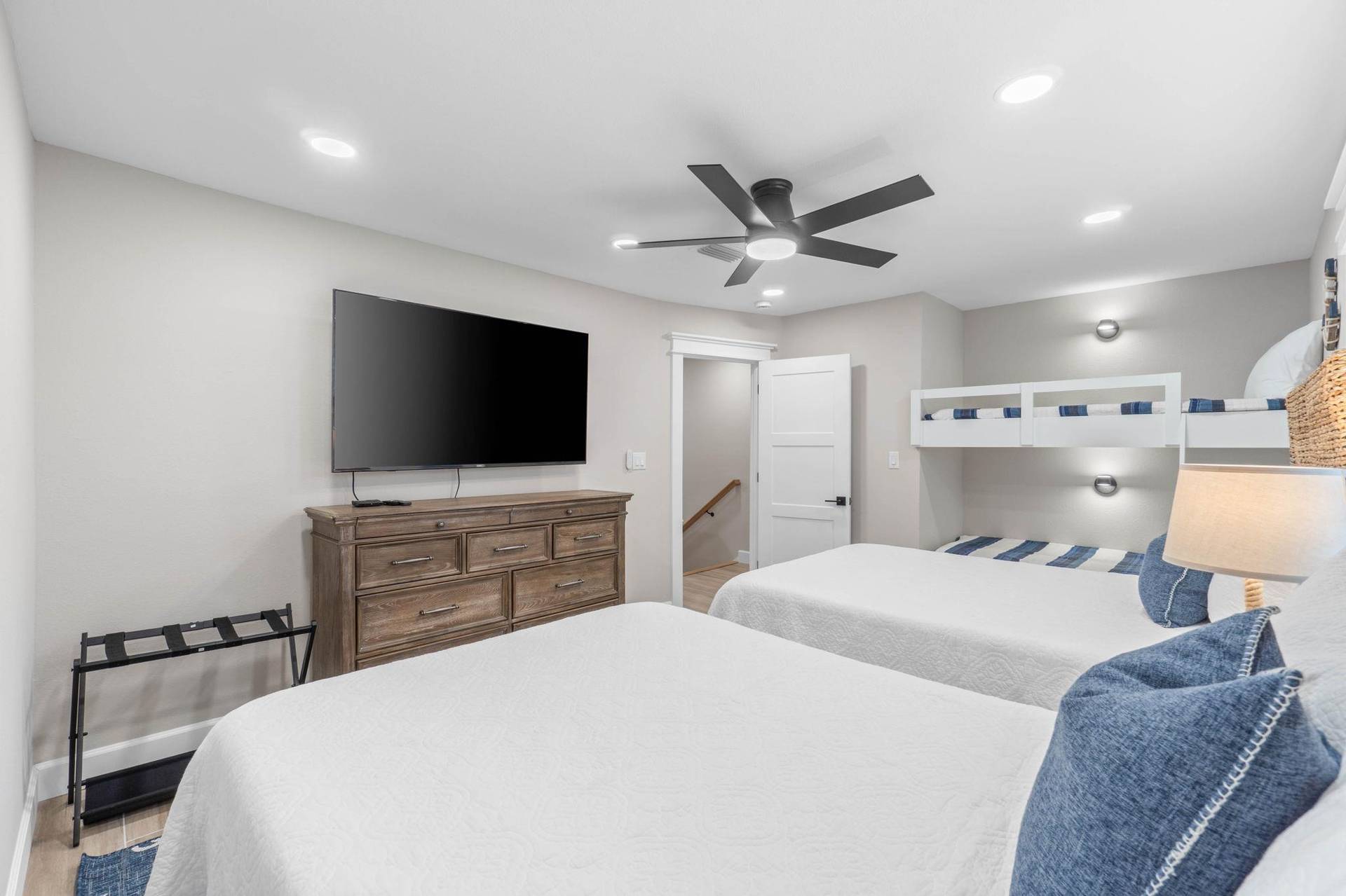 Guest Bedroom 2 Double  2 Twin