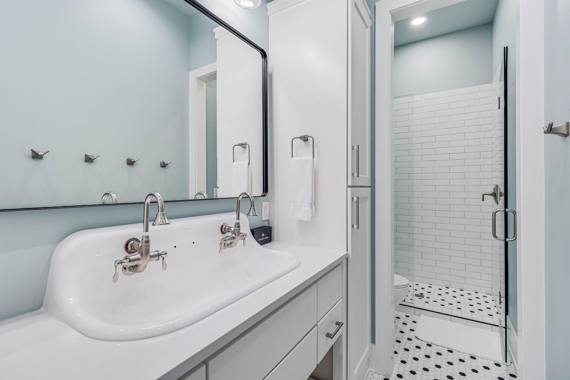 Bunk Bathroom, 2nd Floor