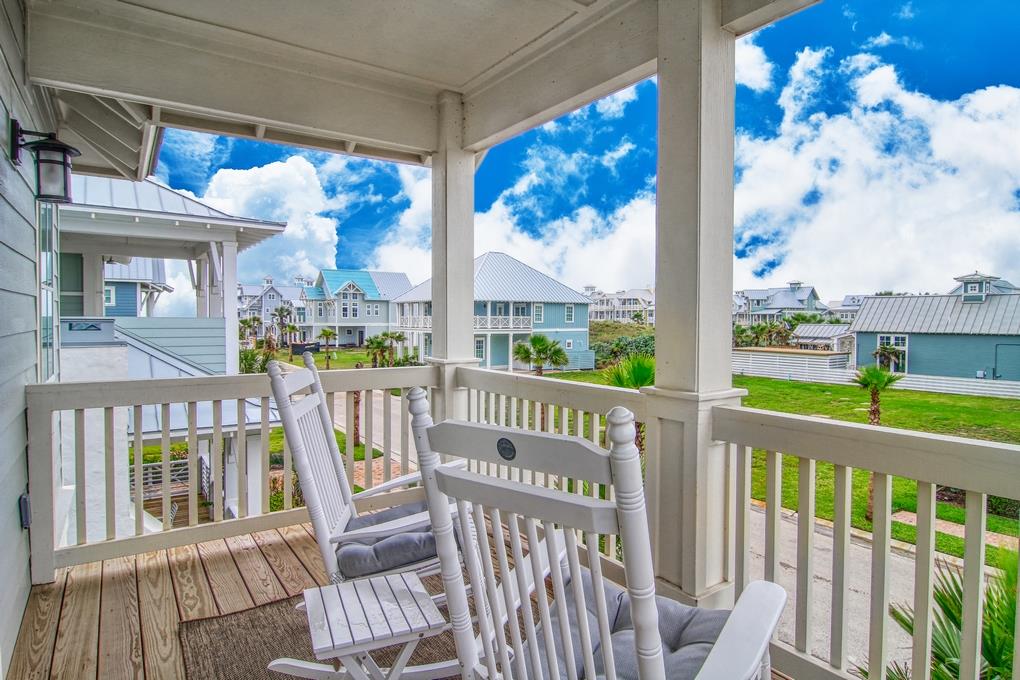 Private King Suite Front Balcony