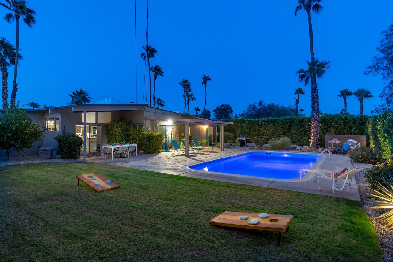 Spacious outdoor area