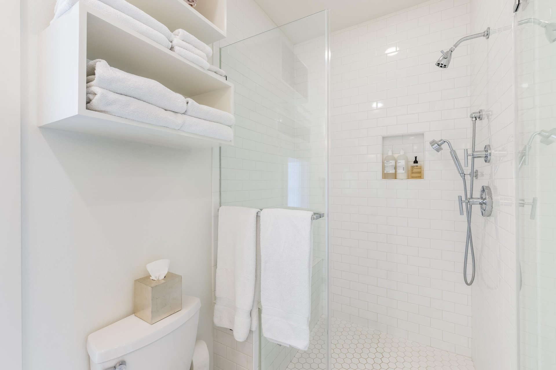 Primary King Bathroom, 2nd Floor