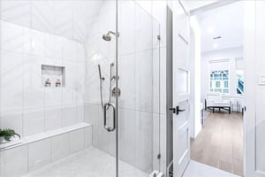 Second King Bathroom, 3rd Floor