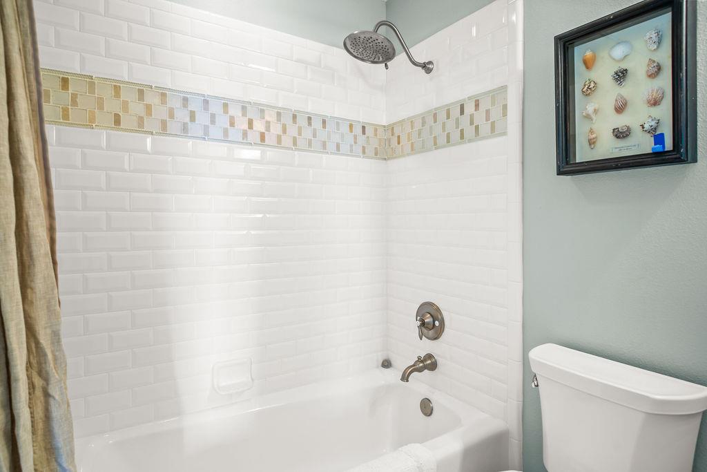 3rd Floor, Hall Bathroom
