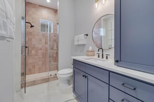 Shared Bathroom, 1st Floor