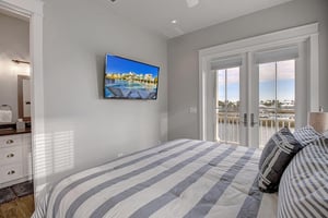 King Bedroom w Back Balcony Access