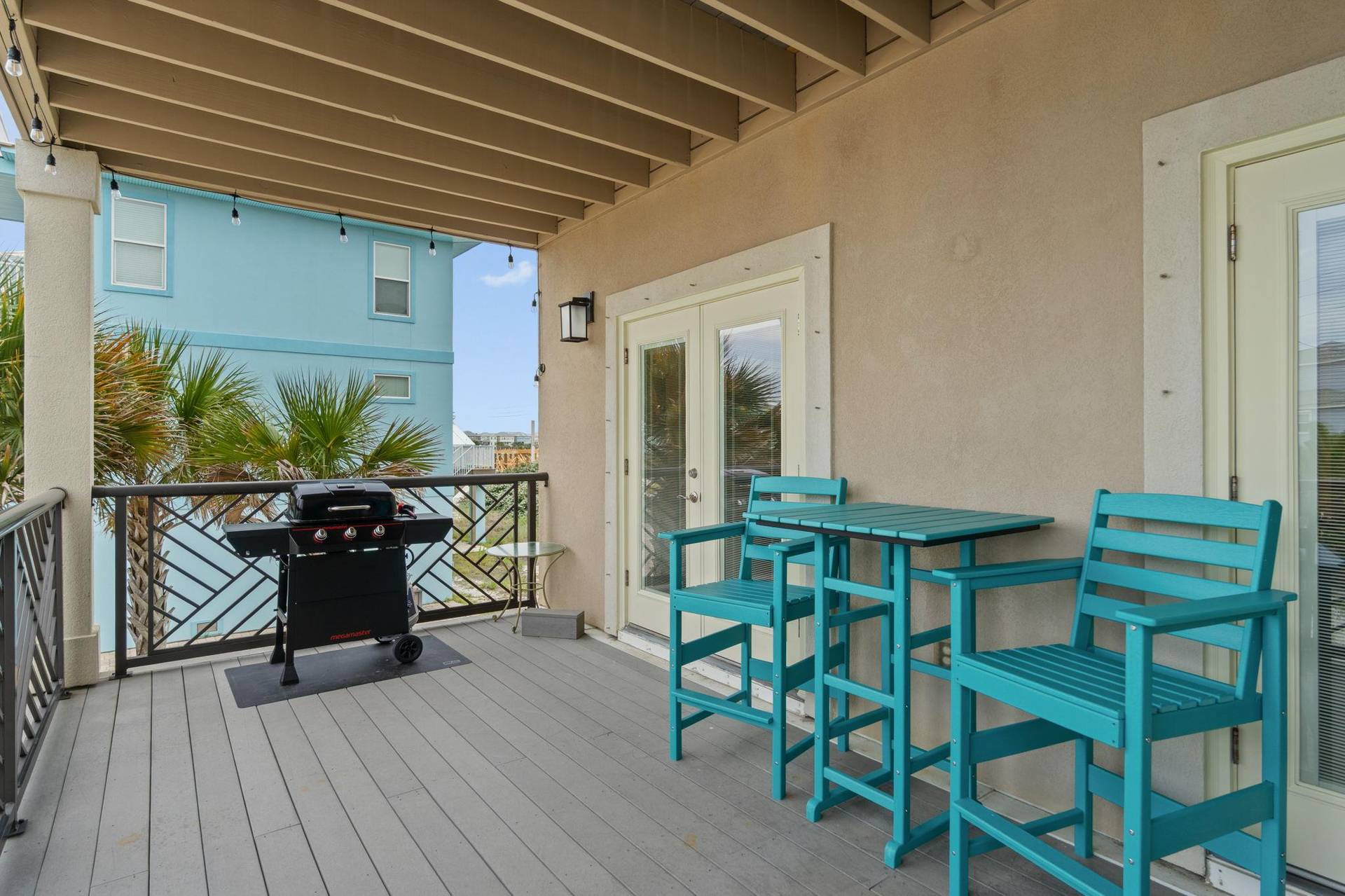 Deck Off Living