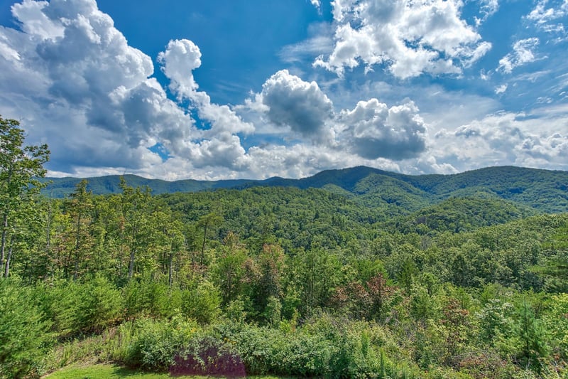 Mountain views seen at Four Seasons Lodge, a 3bedroom cabin rental located in Pigeon Forge