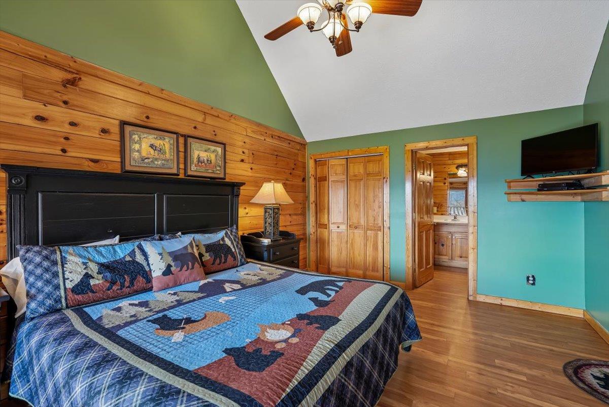 28Primary Bedroom