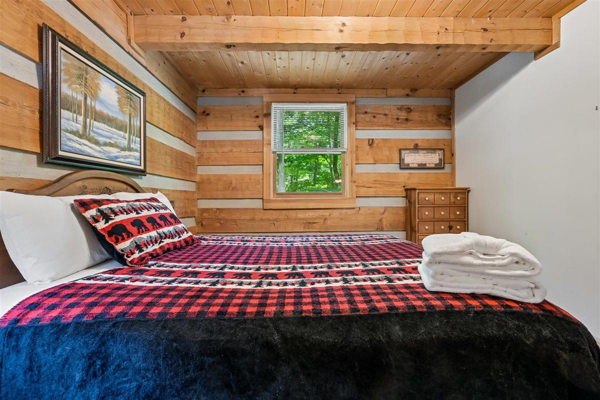 35Primary Bedroom
