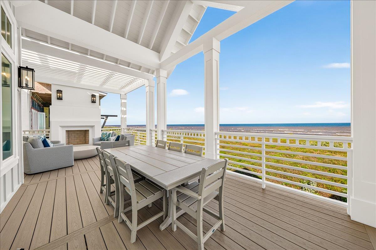 3rd Floor, Balcony