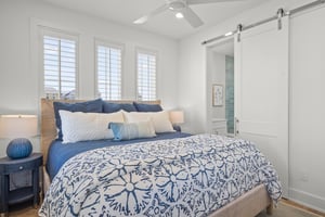 King Bedroom, 1st Floor