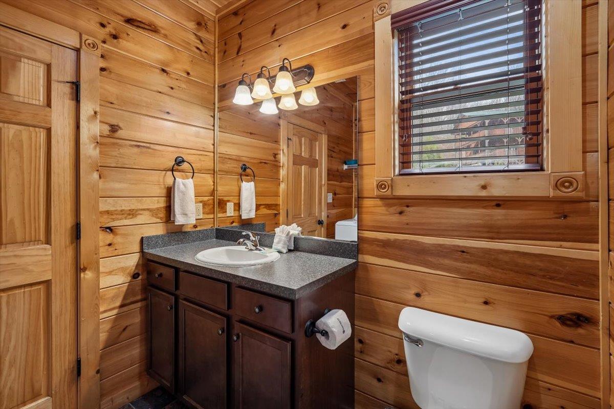14Powder Room