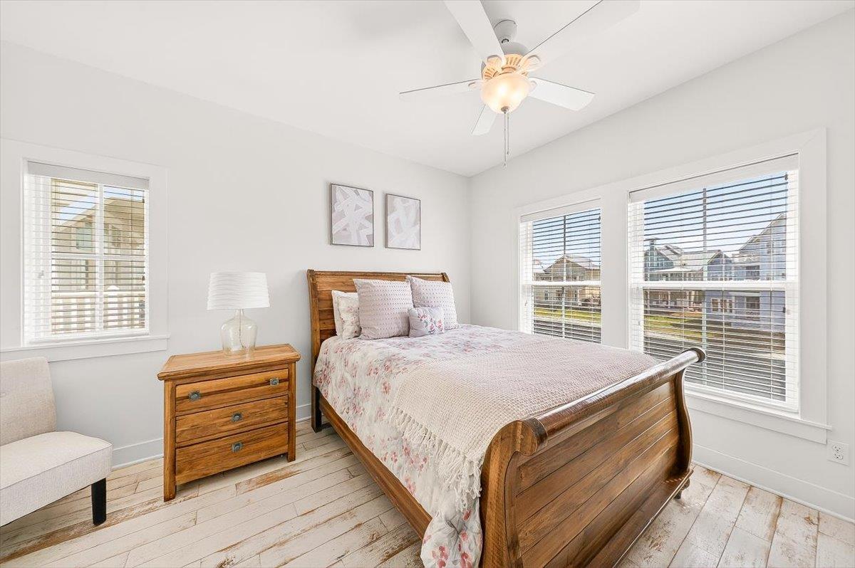 2nd Floor, Queen Bedroom