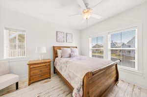 2nd Floor, Queen Bedroom