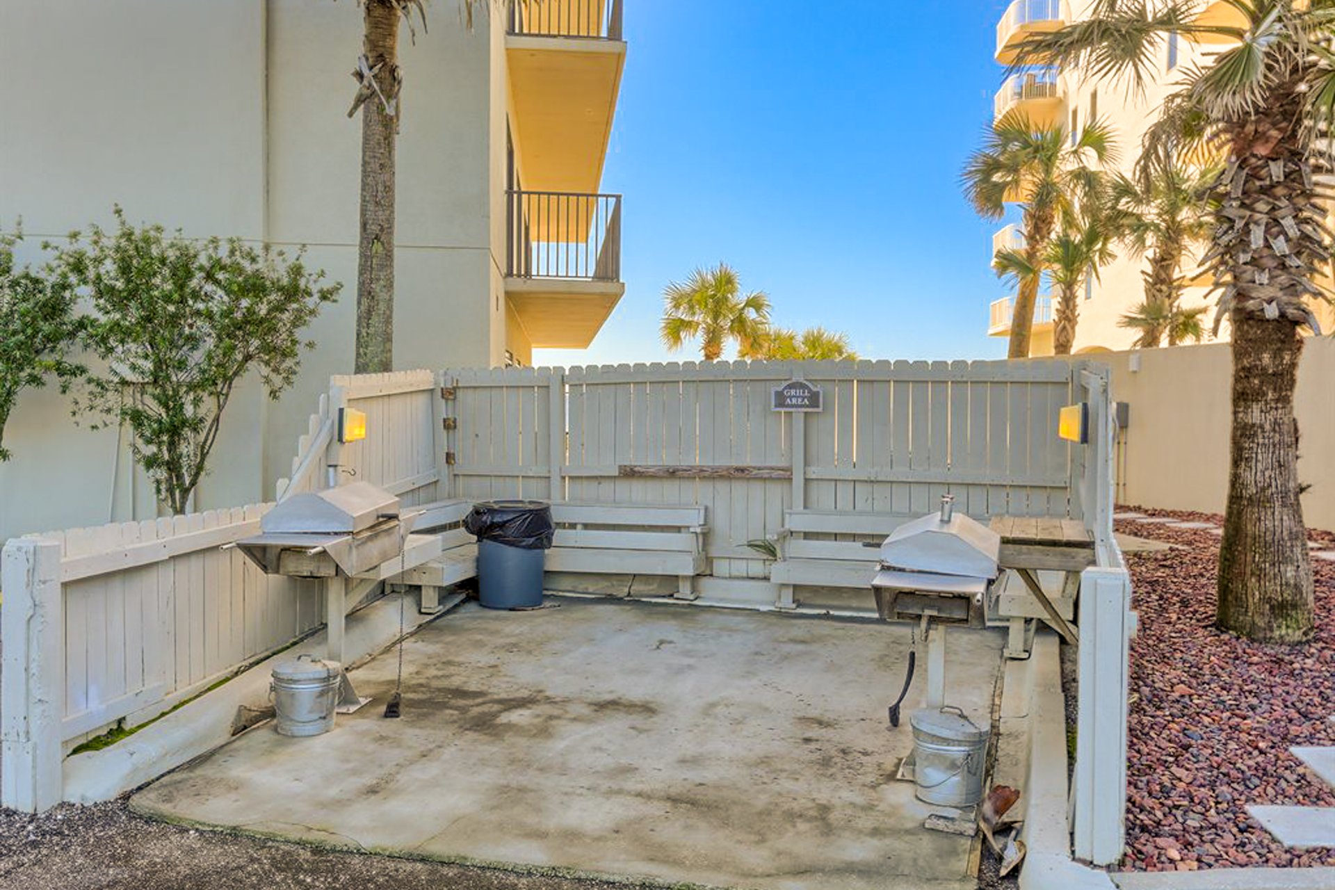 The Palms 714 25
