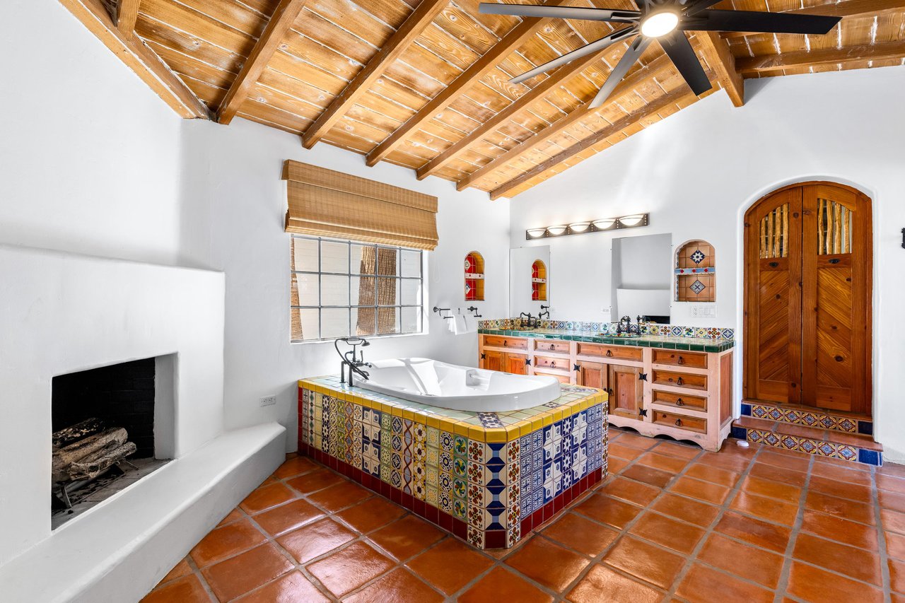 Incredible, huge primary bedroom