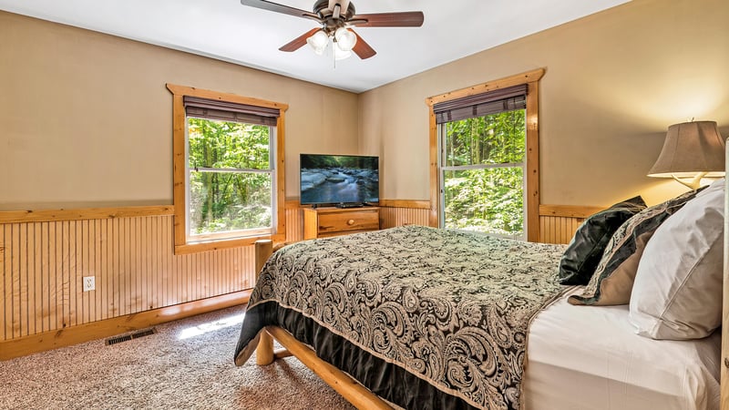 Queen Bedroom