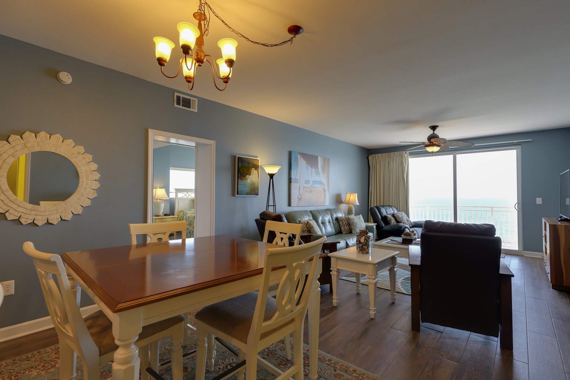 Splash Resort 907W 22