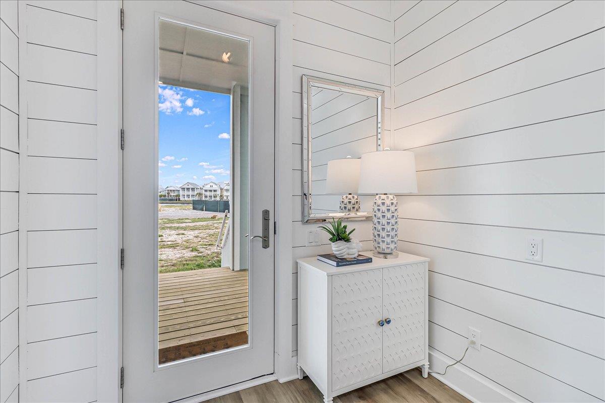 Front Entryway, 1st Floor