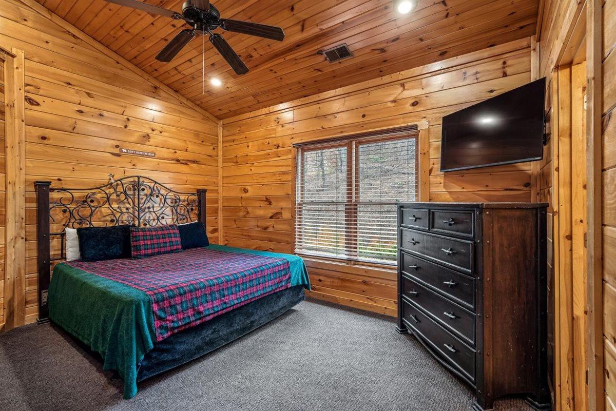 40Upstairs Bedroom 3