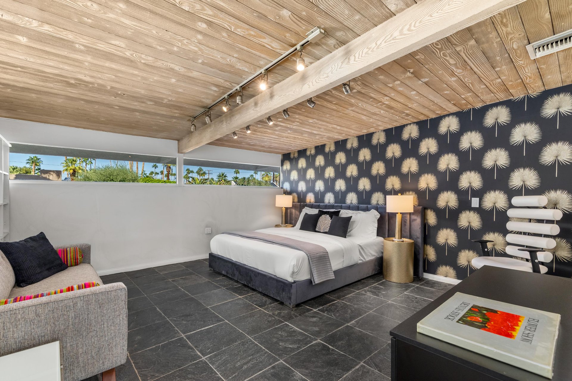 Guest bedroom