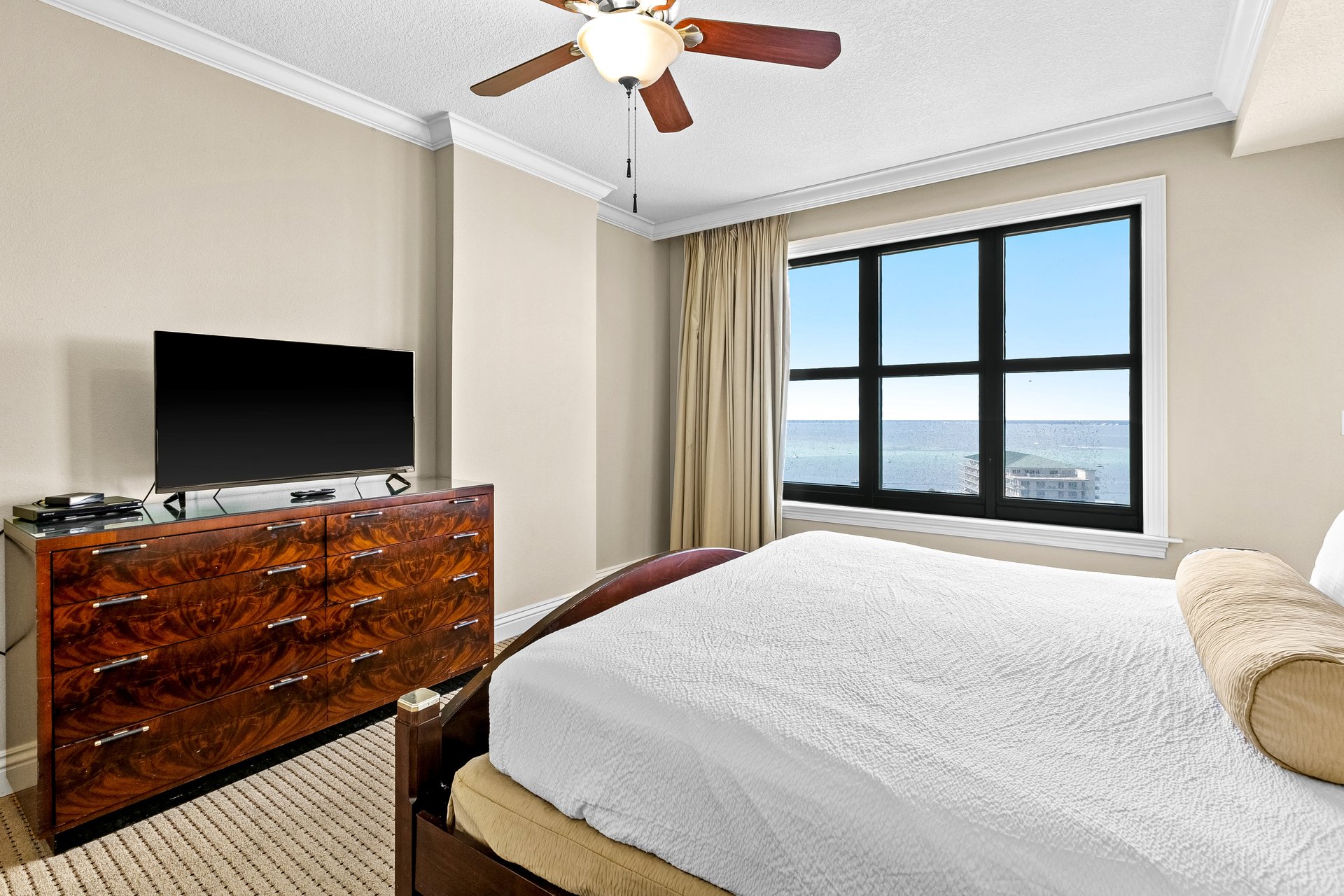 Emerald Grande 927 16