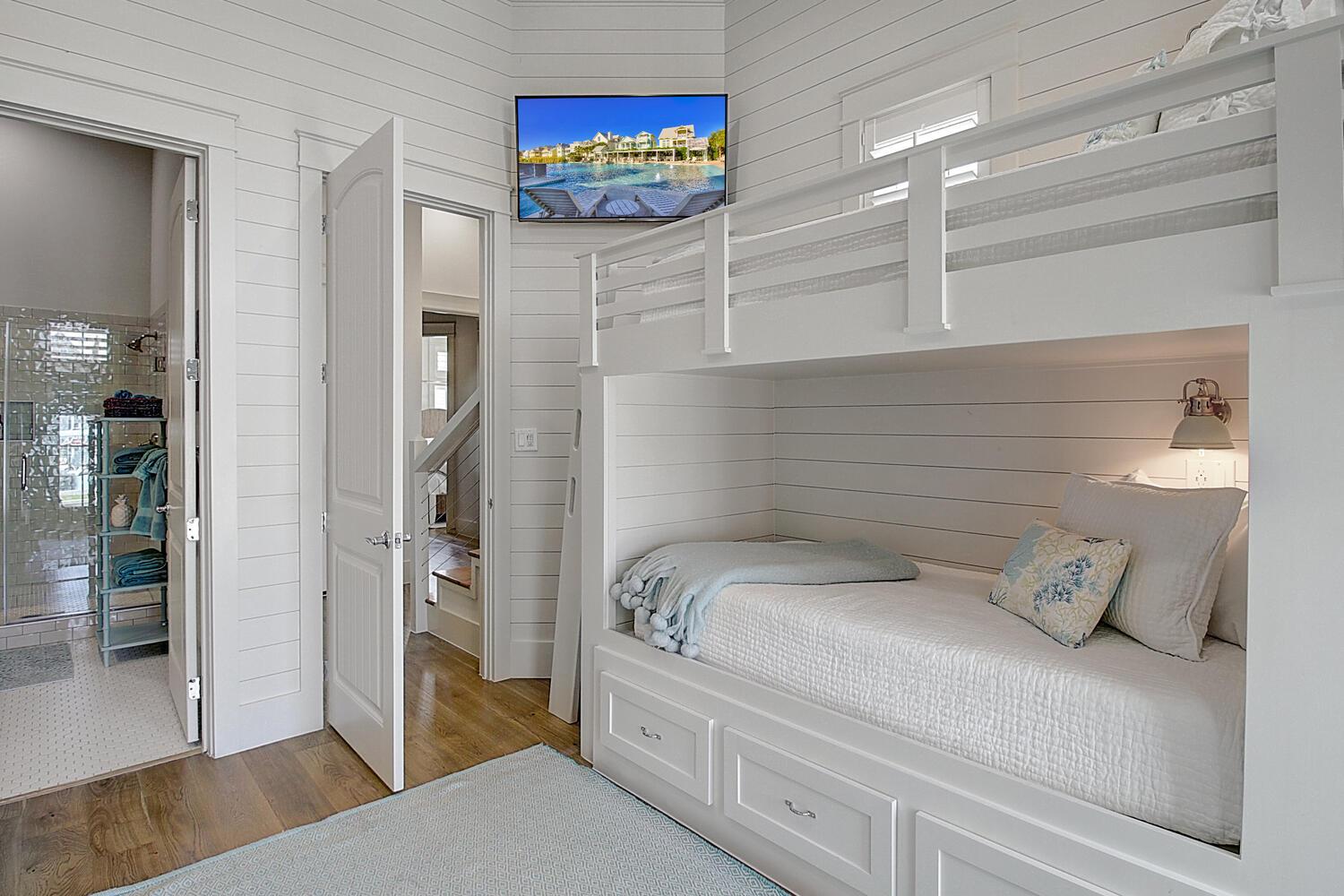 Bunk Room, 1st Floor