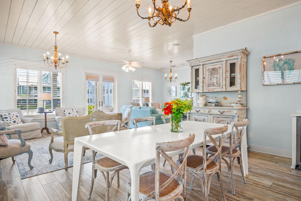 1st Floor, Dining Area