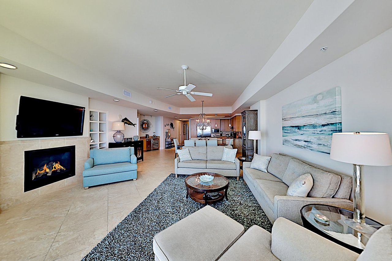 Turquoise Place 2205C 3