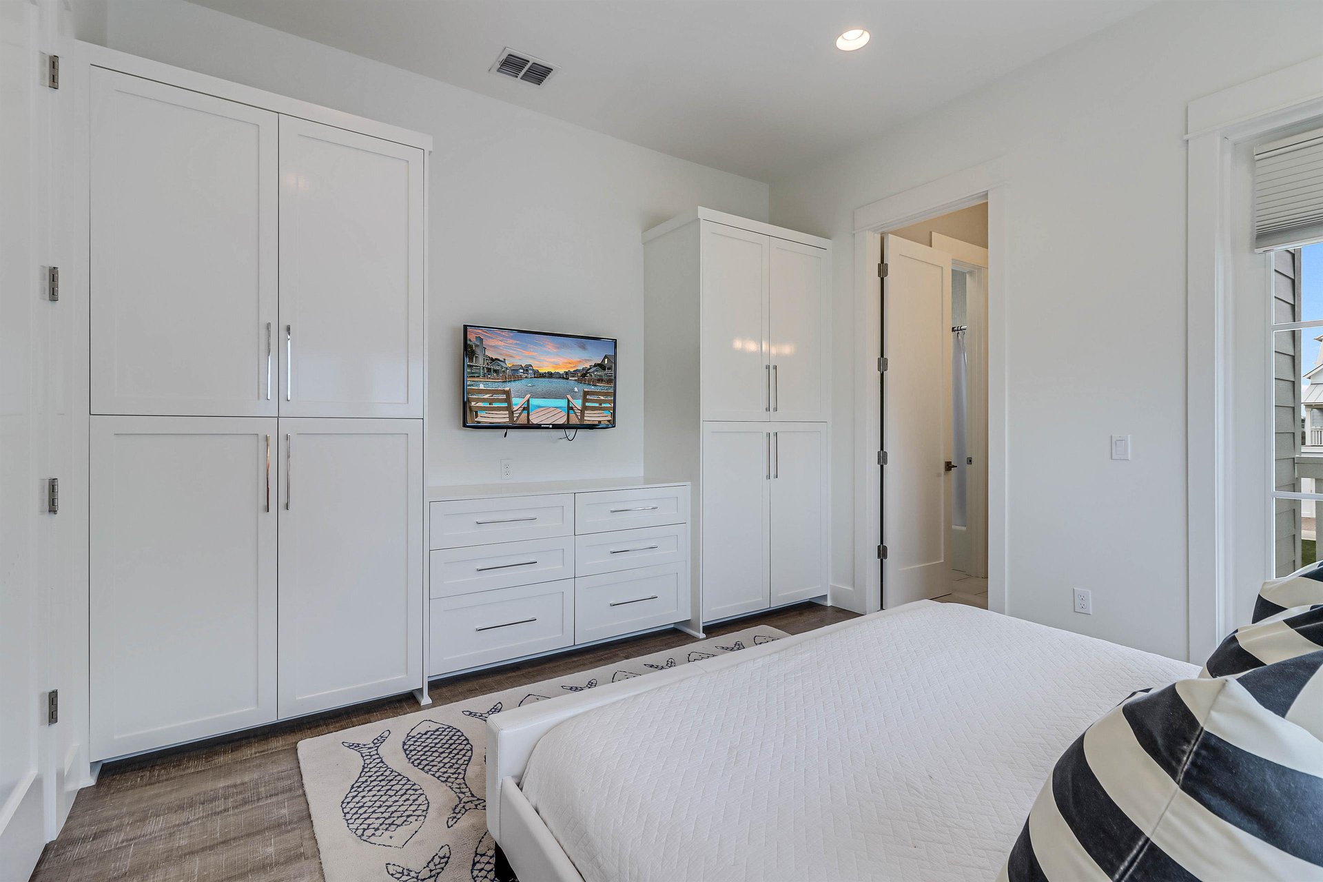 Third King Bedroom, 2nd Floor