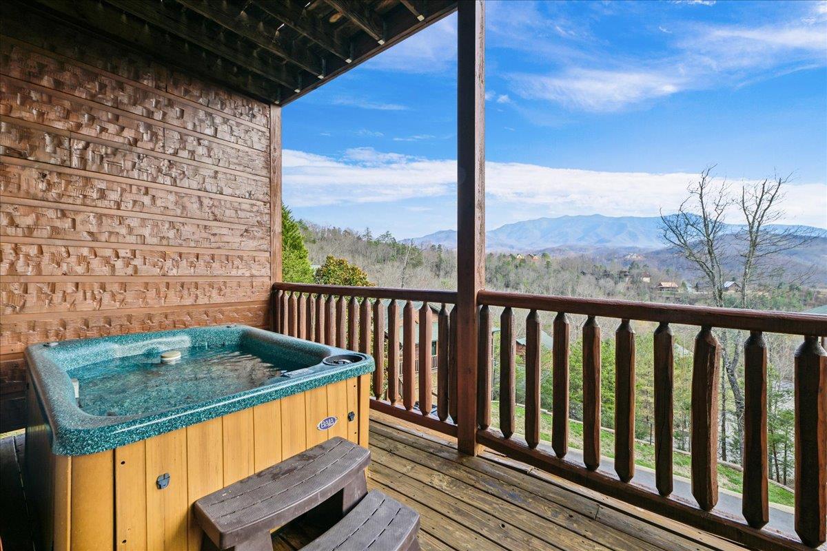 30Hot Tub