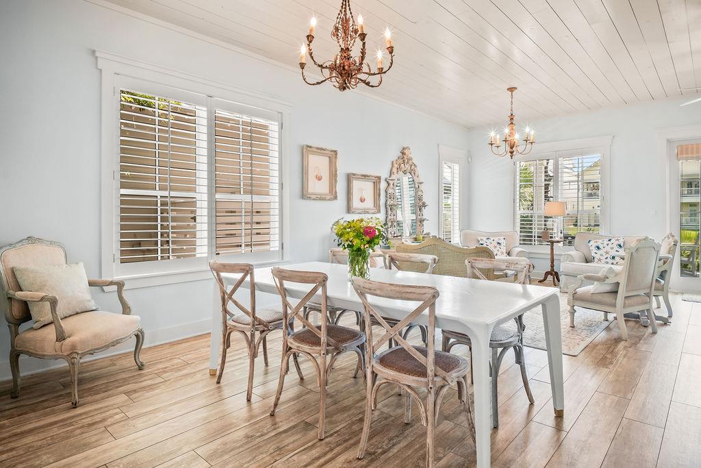1st Floor, Dining Area