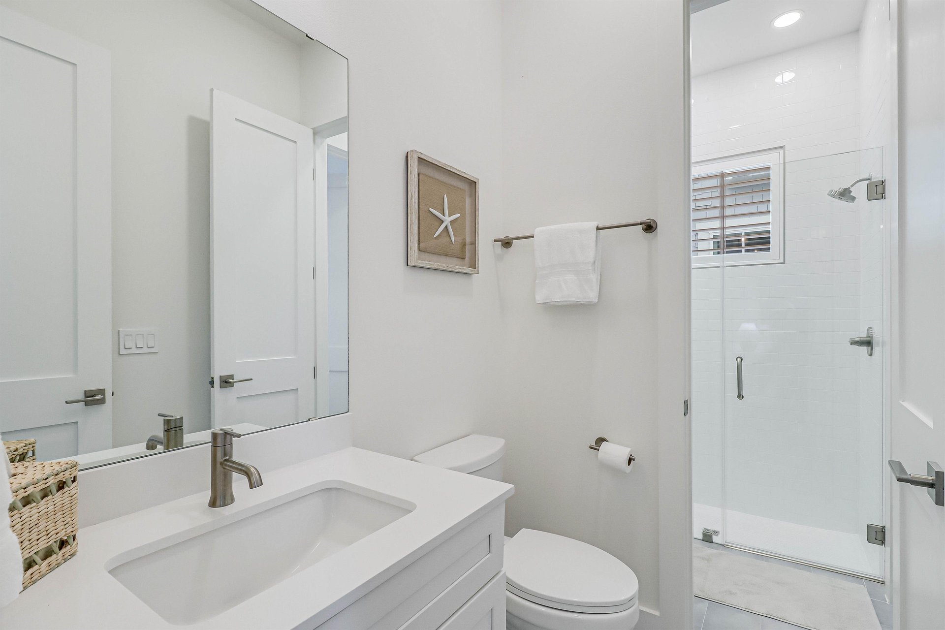 1st Floor, Shared Bathroom