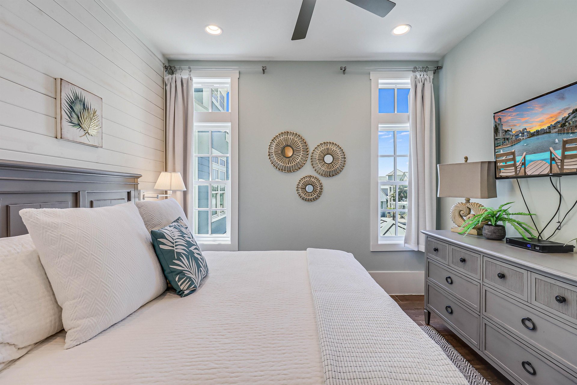 King Bedroom, 2nd floor