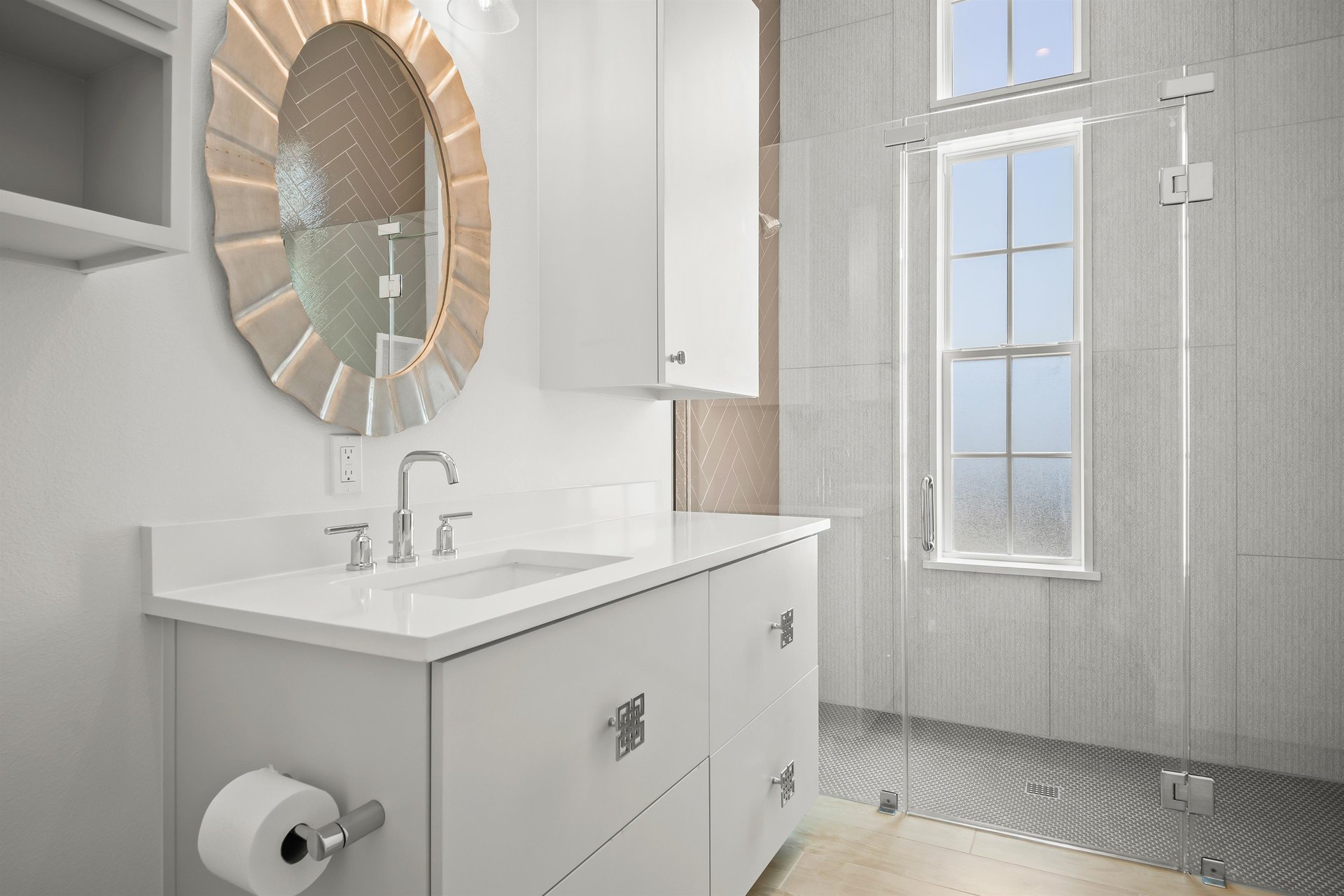 2nd Floor, First King Bathroom